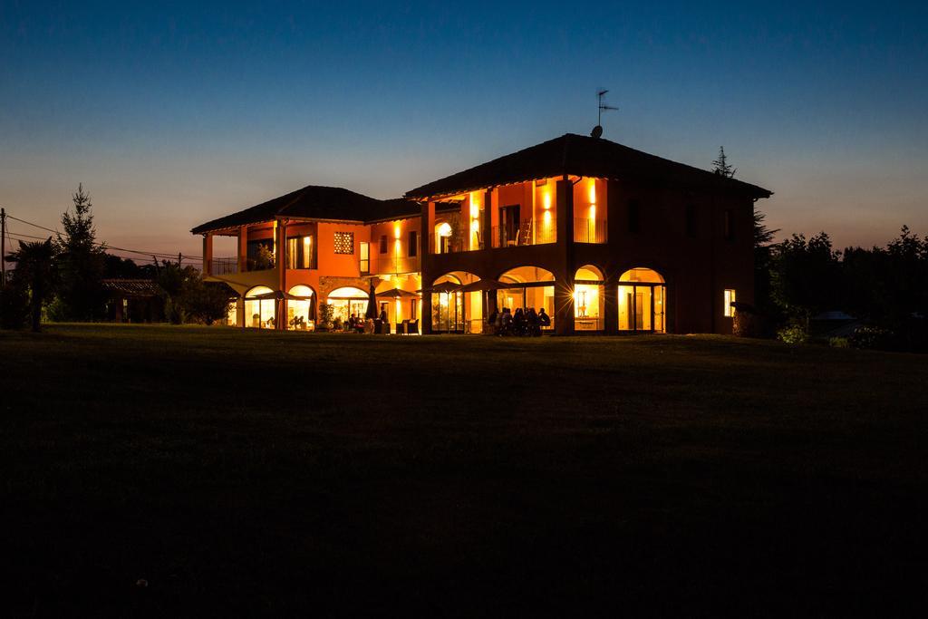 ホテル Equirelais Lomnago エクステリア 写真